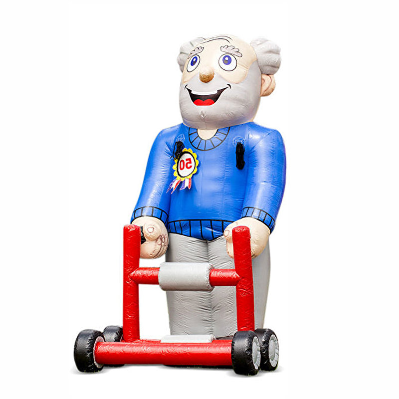 Abraham Pop met Rollator