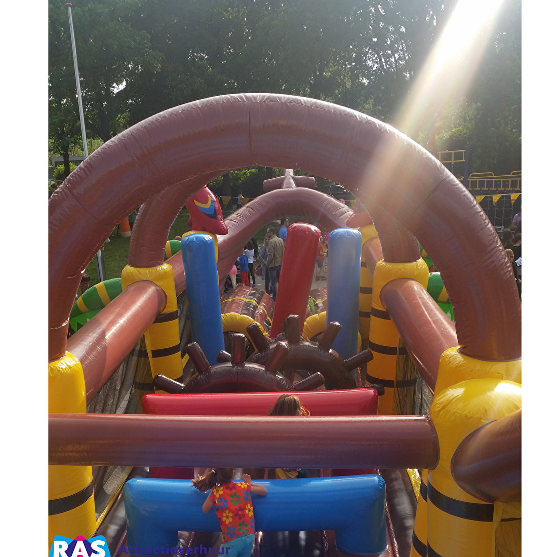 Stormbaan huren Bergen op Zoom. Ras attractieverhuur Bergen op Zoom