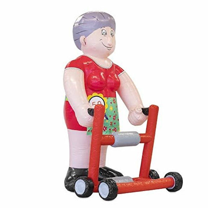 Sarah Pop Met Rollator