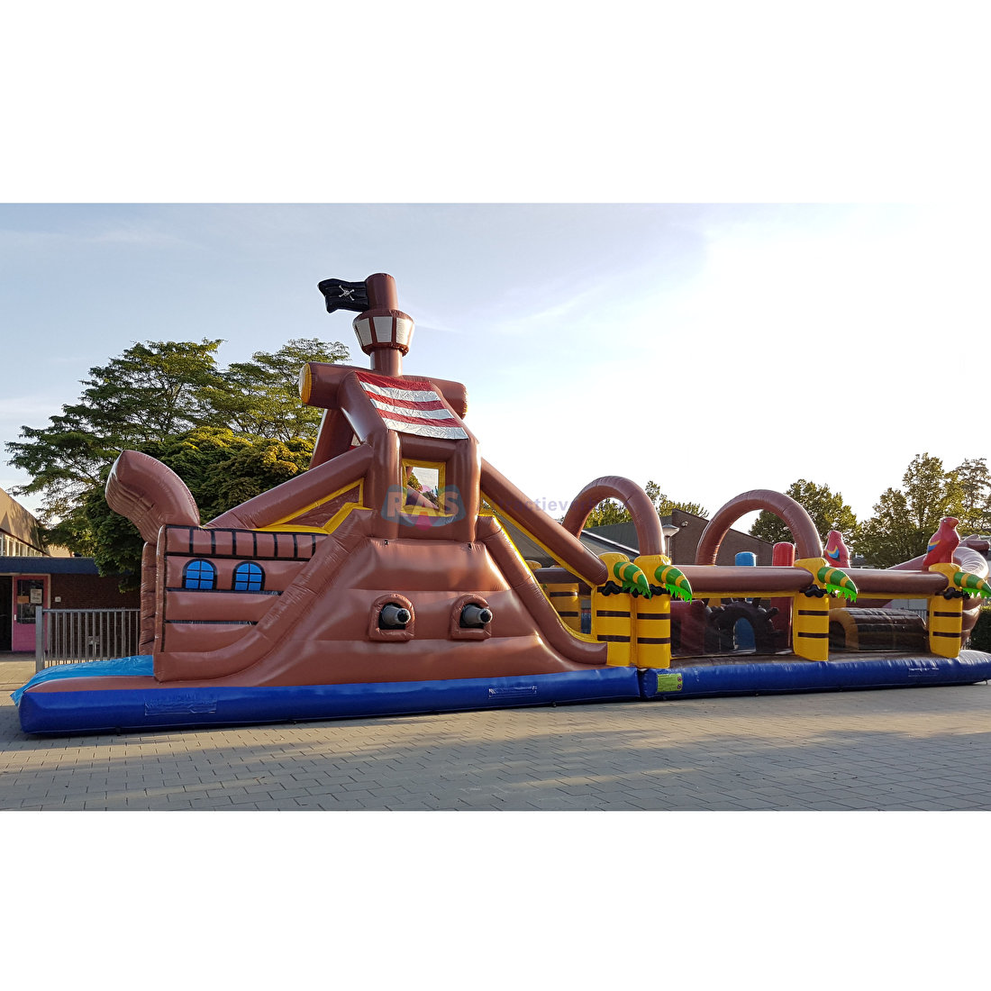 Stormbaan huren Bergen op Zoom. Ras attractieverhuur Bergen op Zoom