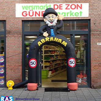 Abraham pop huren in Bergen op Zoom. De abraham opblaas boog is een leuke opblaas pop voor bij de voordeur en gemakkelijk op te zetten.